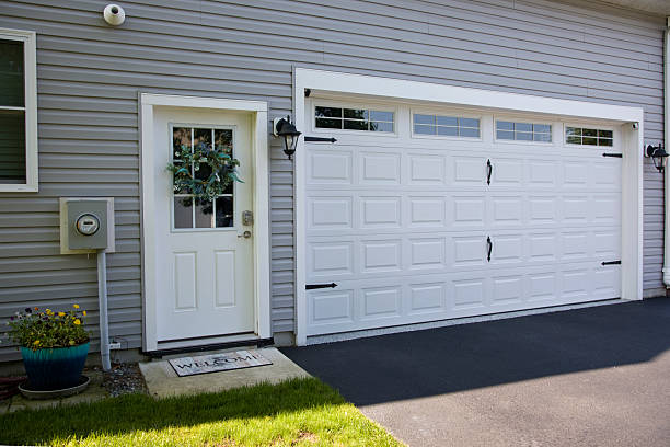 24/7 Emergency Garage Door Panel Replacement experts in Montague, MI